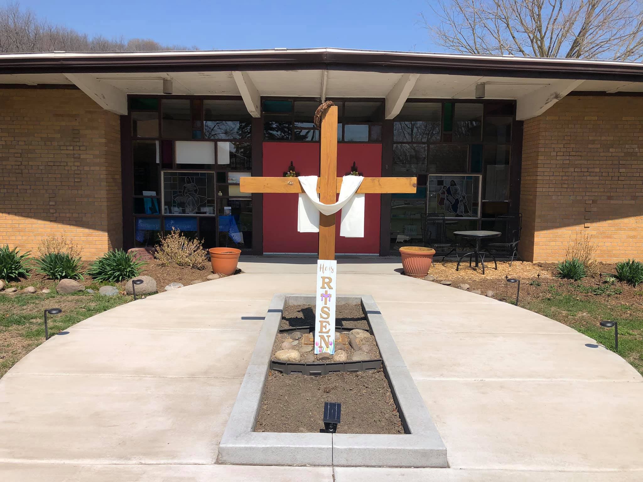Picture of cross in snow